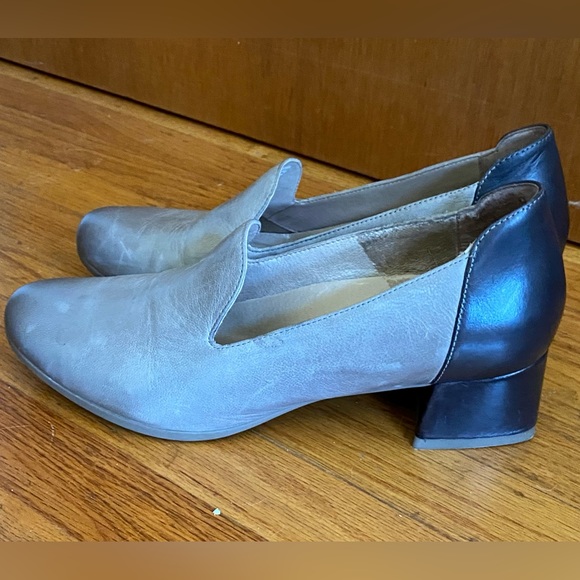 Dansko Preston Loafers in Stone Nubuck Size 40 - Picture 2 of 7